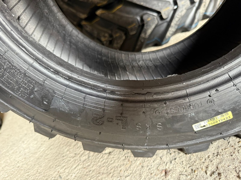 Пневматическая шинa Roadhiker 27x8.50-15 12PR TL SKS