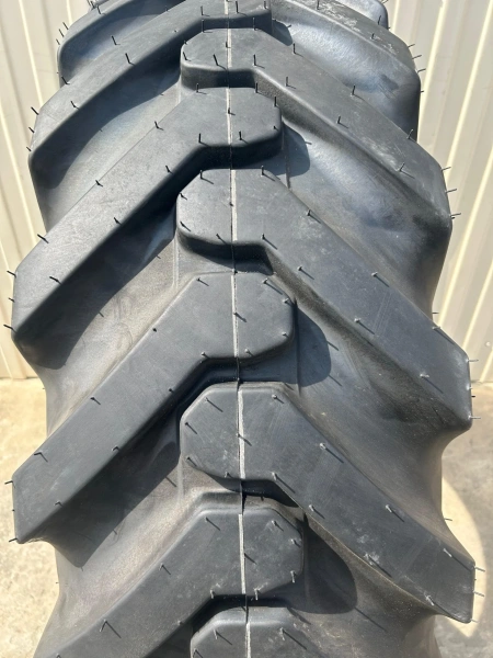 Пневматическая шина 16.9-28 / PR14 GTK LD90 156 A8 TL INDUSTRIAL