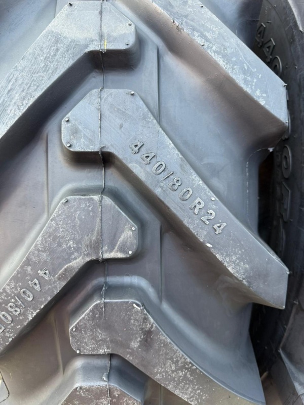 Пневматическая шина Roadhiker 440/80R24 (16.9R24) TL AGRO-INDPRO100 161A8/161B Steel Belted